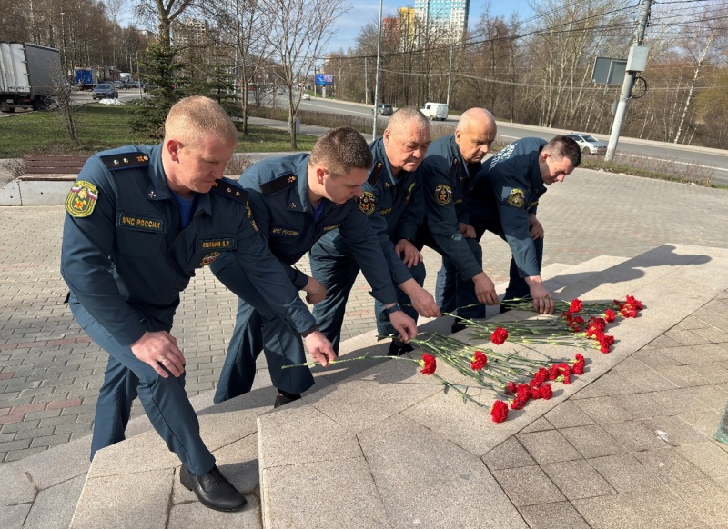 Проведение мероприятий, посвященных Дню памяти сотрудников МЧС России, погибших при исполнении служебных обязанностей