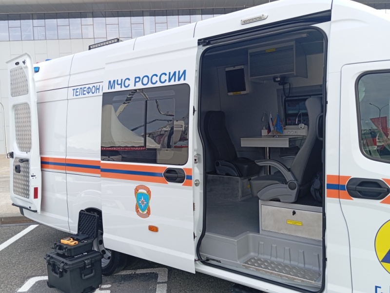 Александр Вячеславович Куренков и Рустам Нургалиевич Минниханов оценили в рамках XVI Международного салона средств обеспечения безопасности «Комплексная безопасность - 2026» современное горноспасательное оборудование и автомобильную технику.